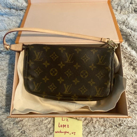 Louis Vuitton Pochette Accesories - Picture 3 of 11